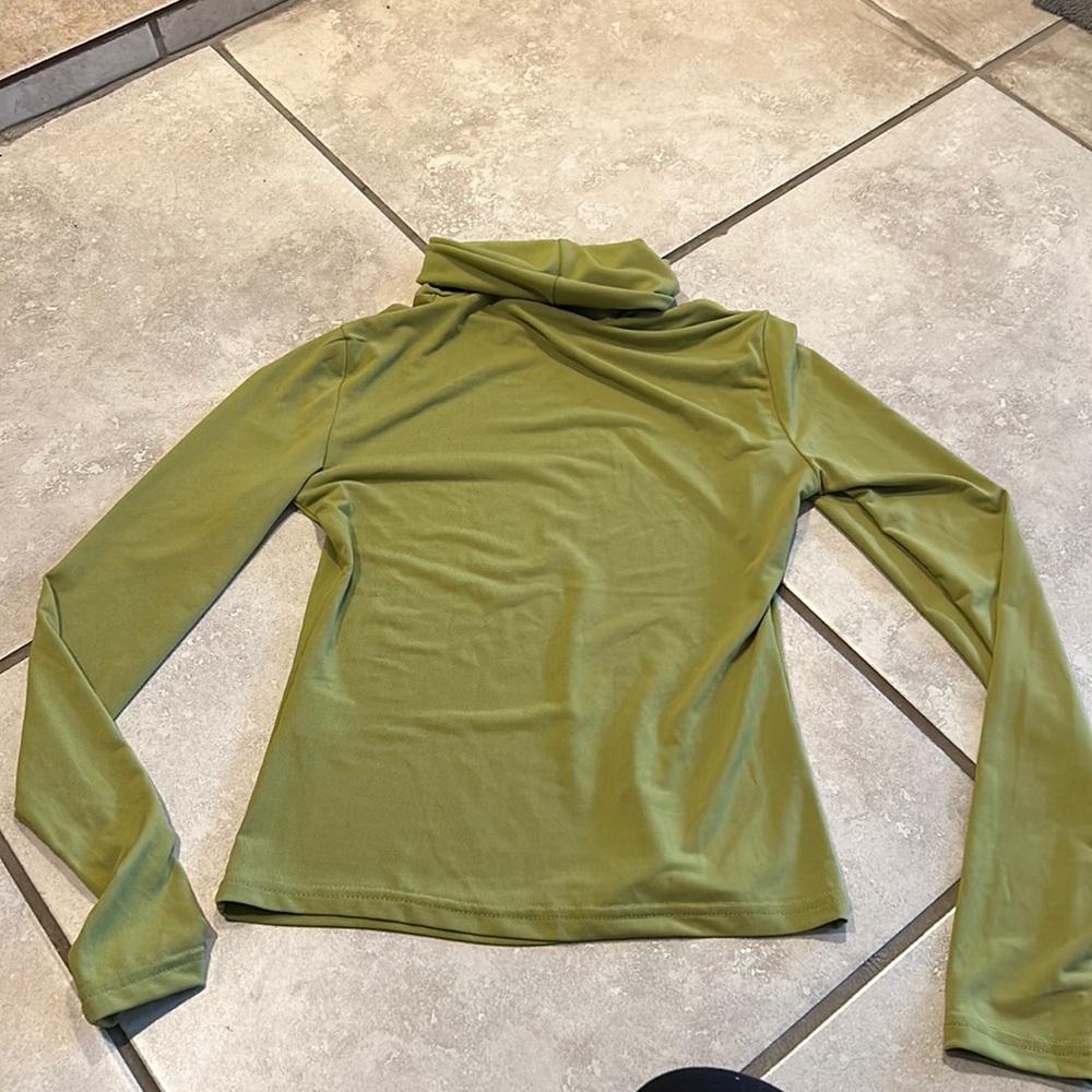Split Pea colored turtleneck